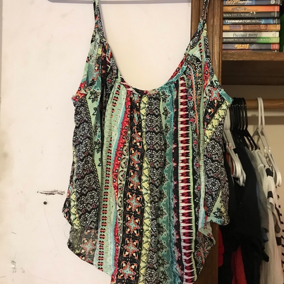 Woman’s Tops - Picture 4 of 8